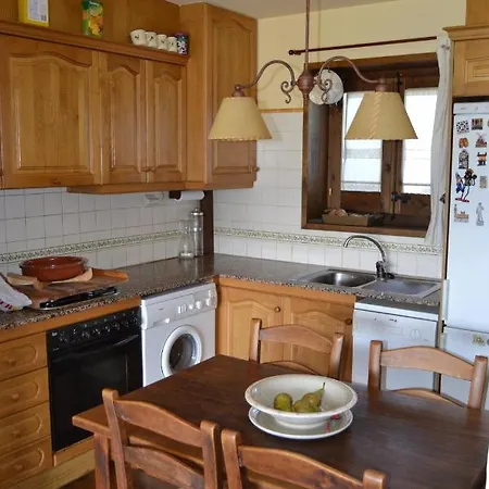 Acogedor Con Jardin En Ger